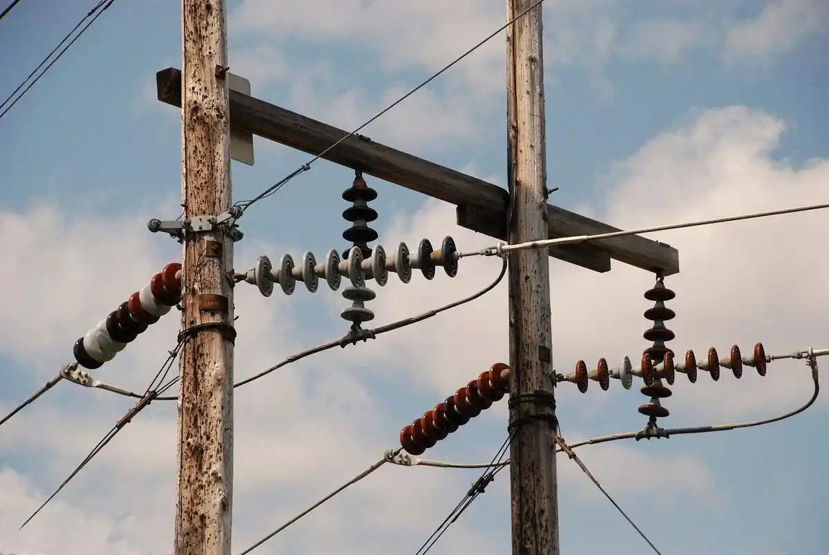 What is a High Voltage Insulator? How Does It Work?