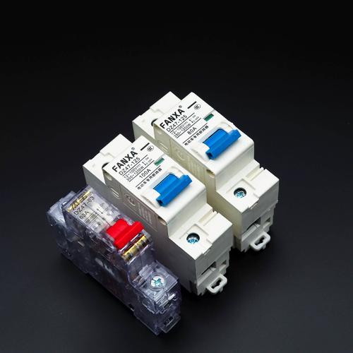 AC vs DC Circuit Breakers: 9 Key Differences You Should Know