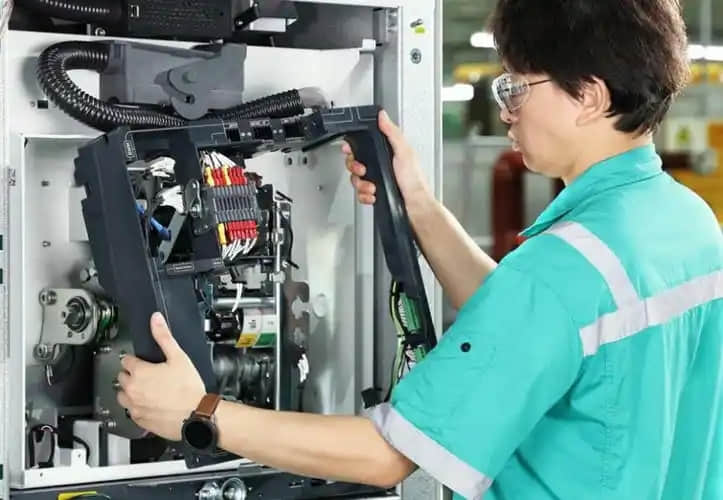 Vacuum Circuit Breaker Maintenance: Checklist, Tips, and Best Practices