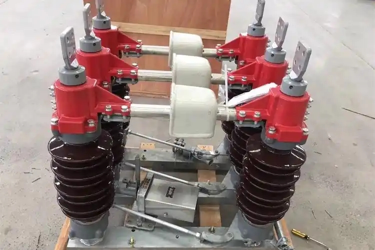 Circuit Breakers vs. Disconnect Switches: A Complete Guide