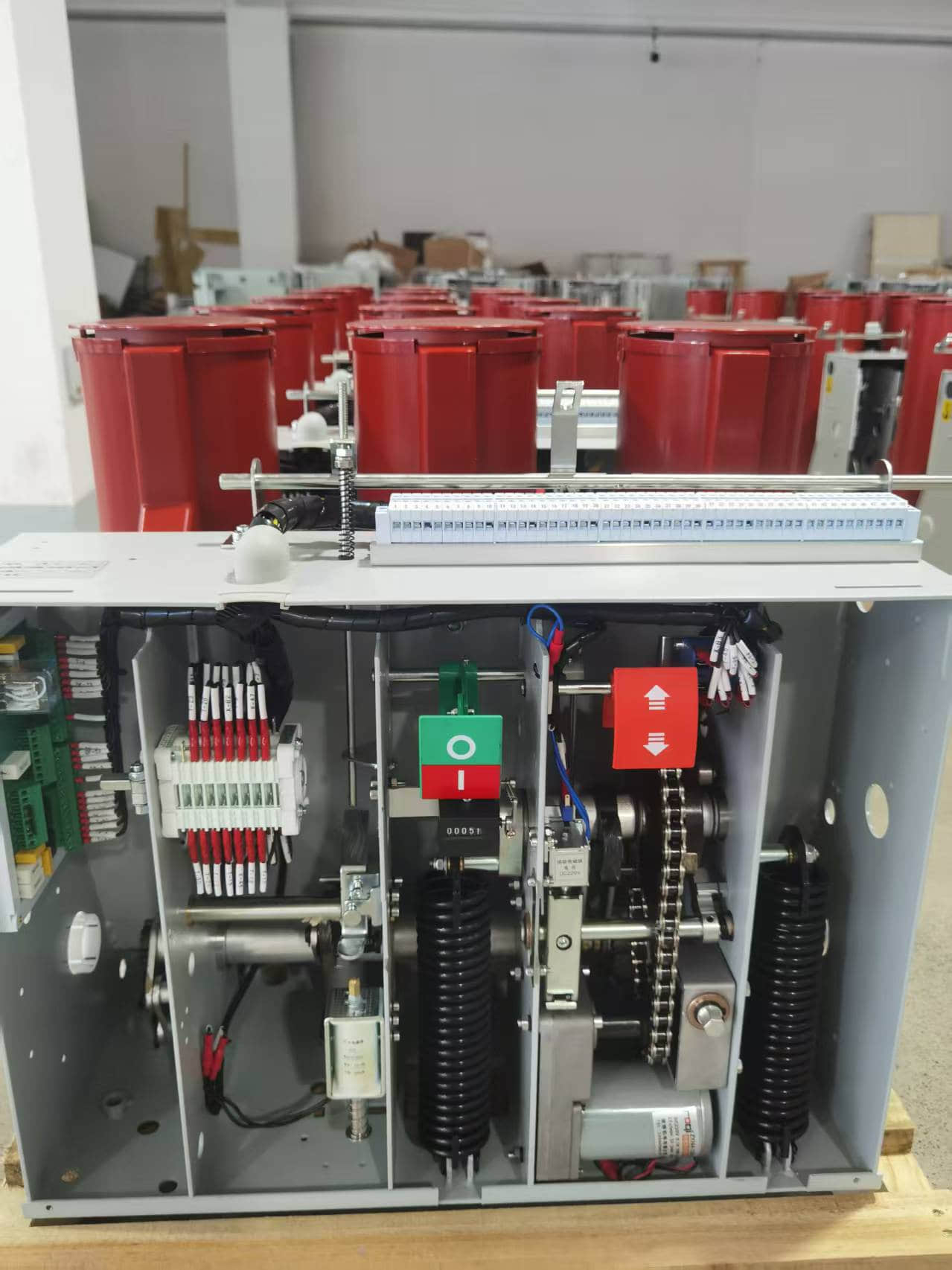  11kV Circuit Breakers: Outdoor vs. Indoor - Key Differences