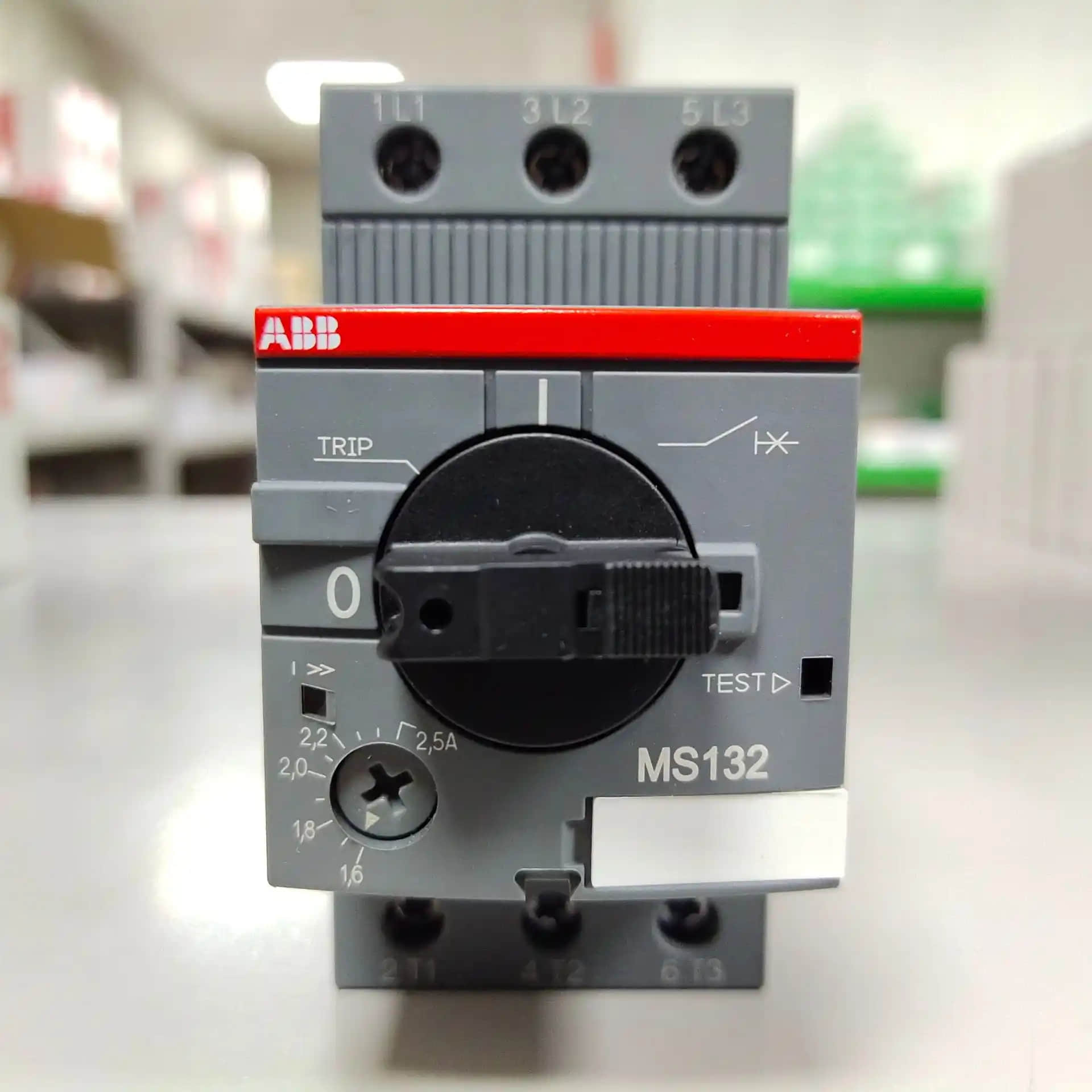 Choosing the Right Circuit Breaker: Your Essential Guide Choosing the Right Circuit Breaker: Your Essential Guide