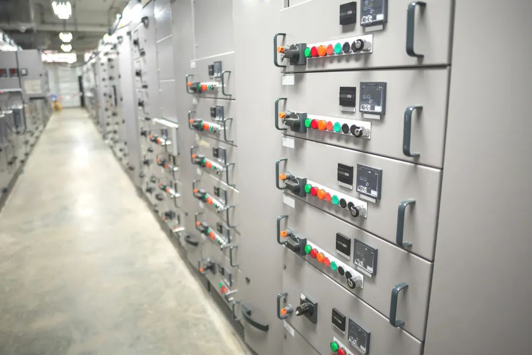 High-Voltage Switchgear Tripping: Causes & Solutions High-Voltage Switchgear Tripping: Causes & Solutions