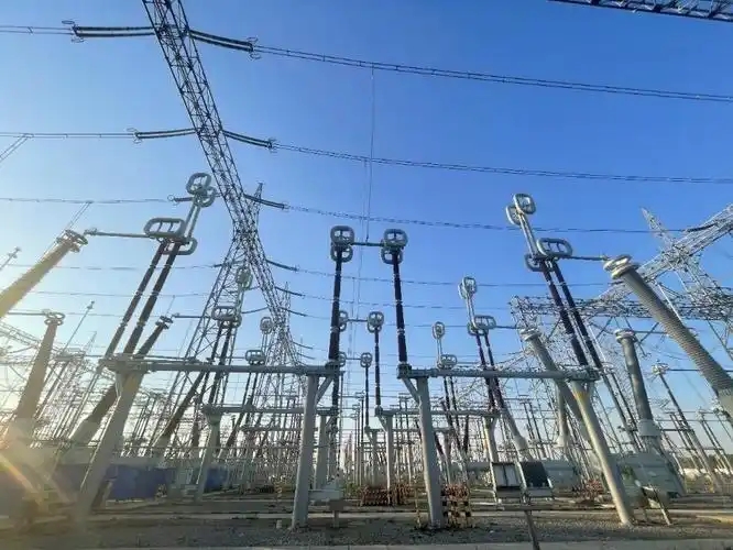 HV Breakers vs. Disconnectors: : An Ultimate Electrical Guide