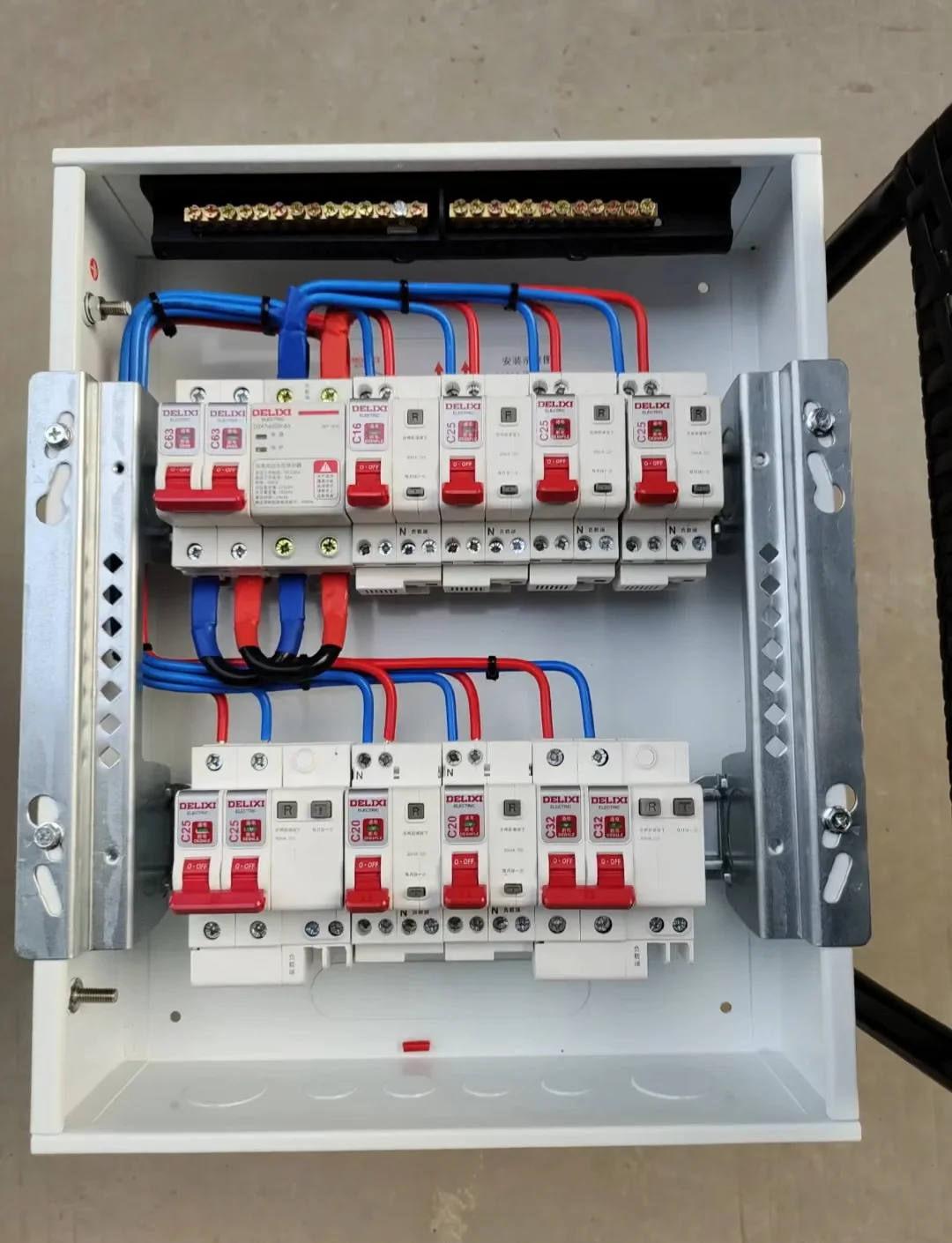 How to Safely Reclose a Tripped Circuit Breaker (0.4-220kV)