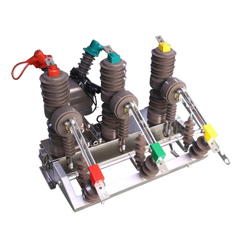 What's the purpose of the control box in a recloser system?