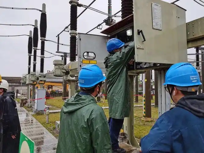 5 Reasons Your Circuit Breaker Won't Close & How to Fix Them