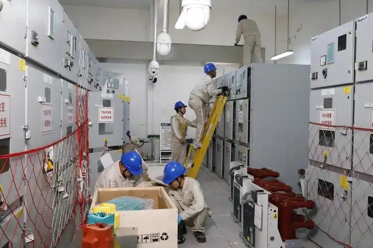 The Ultimate Guide to Switchgear Maintenance