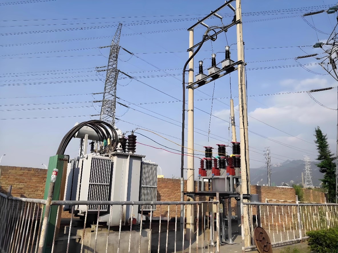 ZW7-40.5/1250A Outdoor Pole-Mounted Switch 35KV Smart HV Vacuum Breaker ZW7-40.5/1250A Outdoor Pole-Mounted Switch 35KV Smart HV Vacuum Breaker