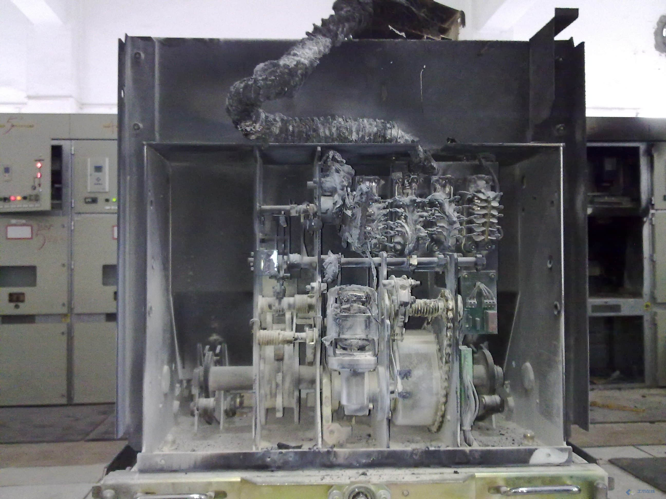 Why Do Vacuum Circuit Breakers Explode? A Deep Dive from an Engineer
