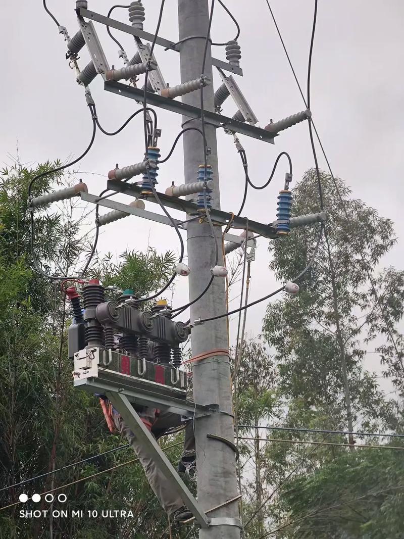 Why do we use a vacuum circuit breaker?