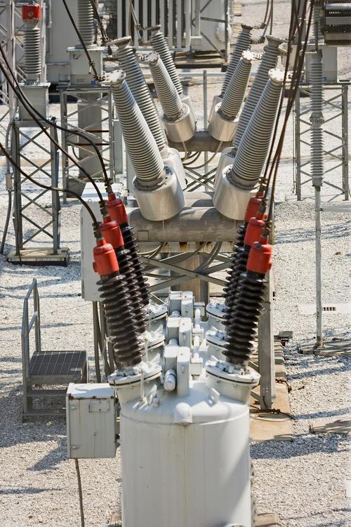 Lightning Arresters vs. Surge Protective Devices (SPDs): The Definitive Guide