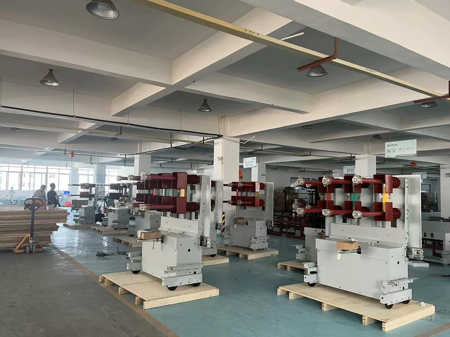 ZN85-40.5 Series 40.5kV Indoor Vacuum Circuit Breaker ZN85-40.5 Series 40.5kV Indoor Vacuum Circuit Breaker