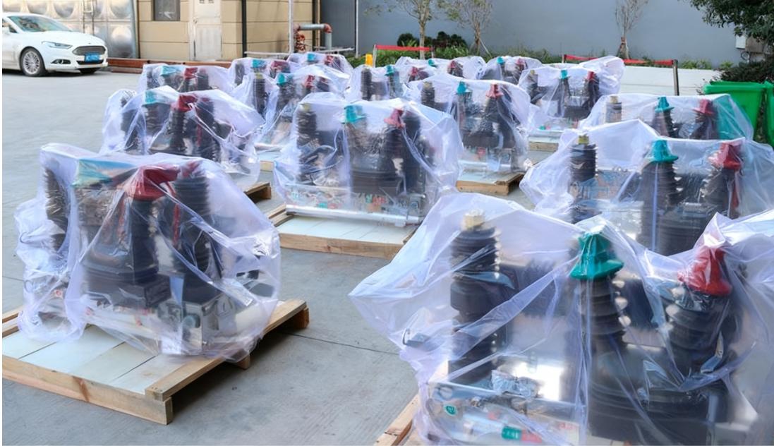  ZW32-12 12kV Outdoor Vacuum Circuit Breaker