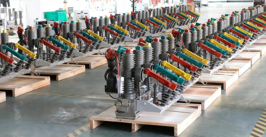  ZW32-12 12kV Outdoor Vacuum Circuit Breaker