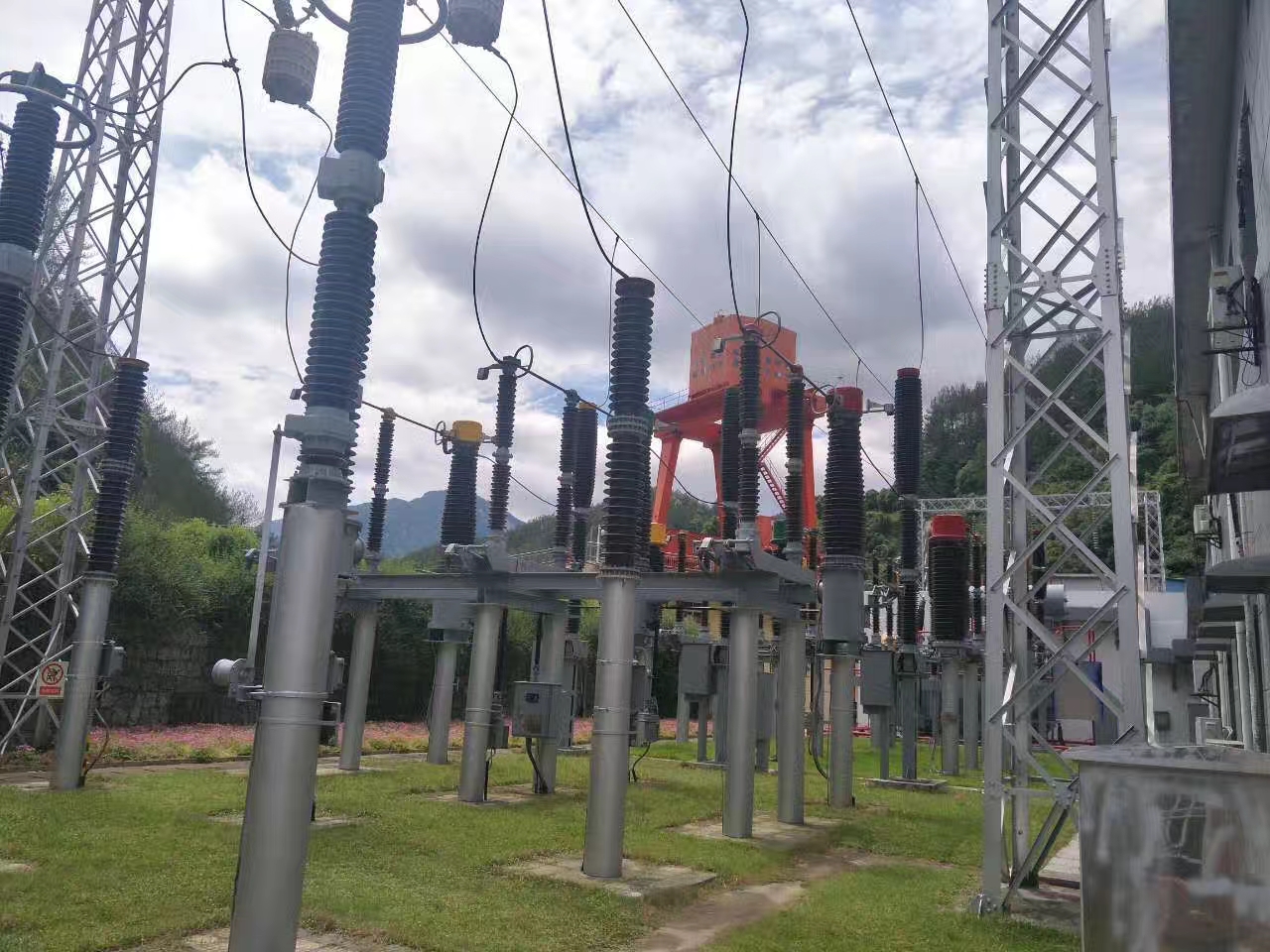 Why SF6 Circuit Breakers Dominate Medium and High Voltage Why SF6 Circuit Breakers Dominate Medium and High Voltage