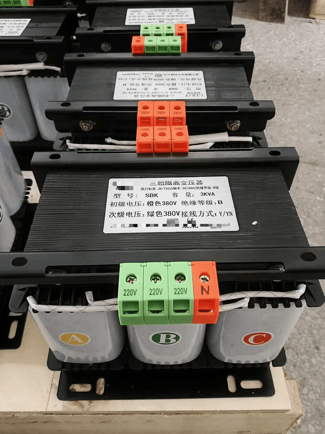 What Is an Autotransformer Working Principle and Uses