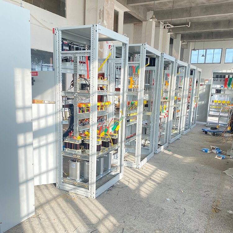 Metal Clad vs Metal Enclosed Switchgear: Which to Choose?