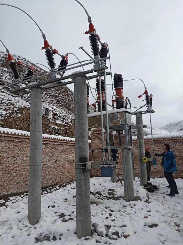 How to Select Auto Reclosers for Cold & High-Altitude Areas