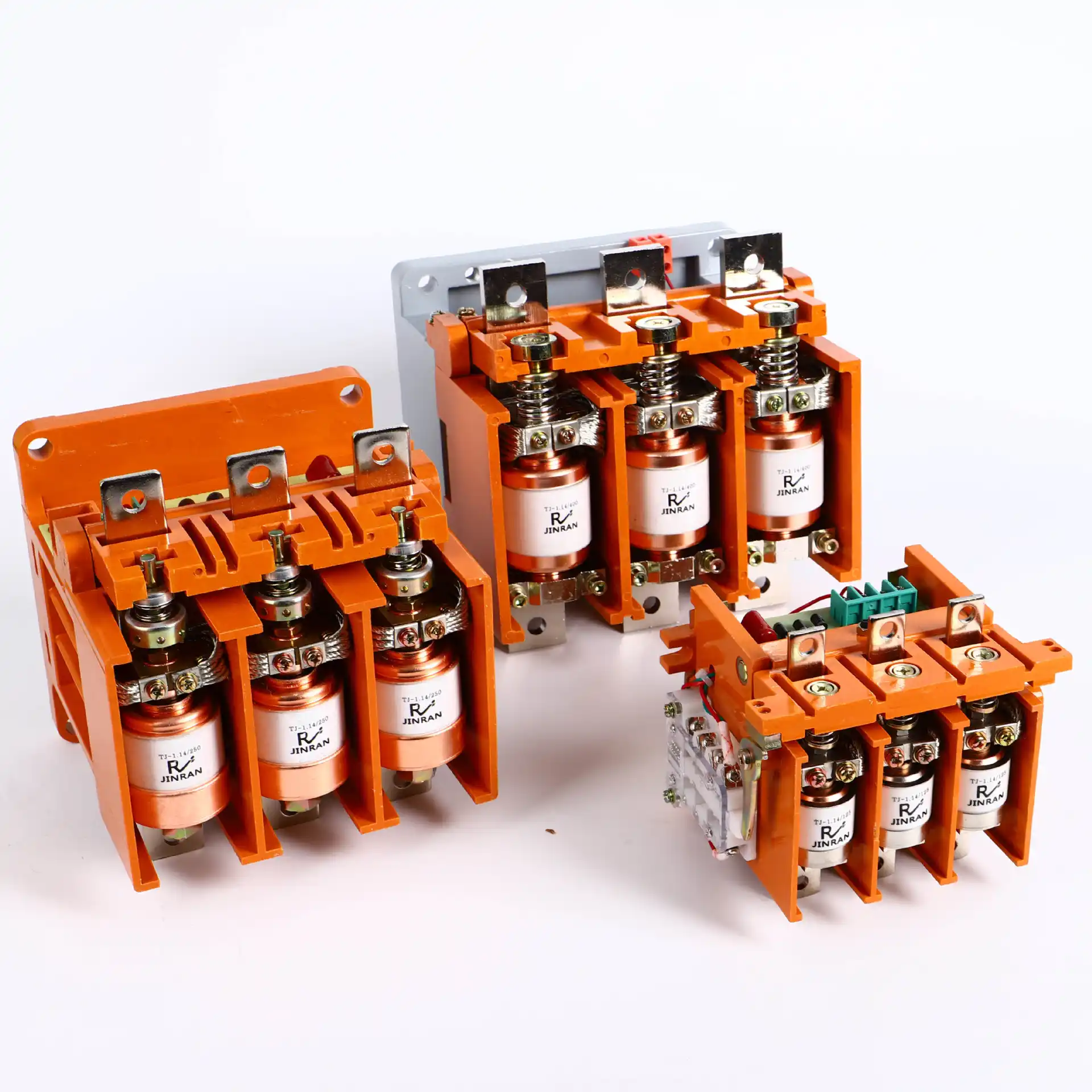 What Is the Difference Between a Vacuum Contactor and a Breaker?