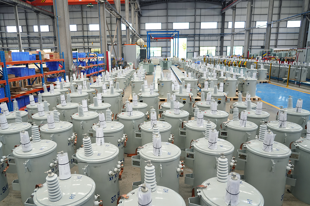 Single Phase Transformer Guide: Working Principle, Construction, Types, Efficiency, Applications