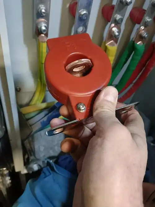 Why Doesn’t a Current Transformer Step Up Voltage? The Core Misunderstanding Explained